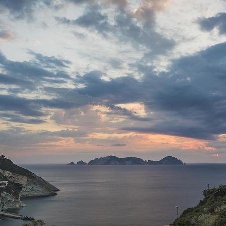 Maridea Casa Vacanza- Le Alcove Sul Mare Suites Ponza Dış mekan fotoğraf