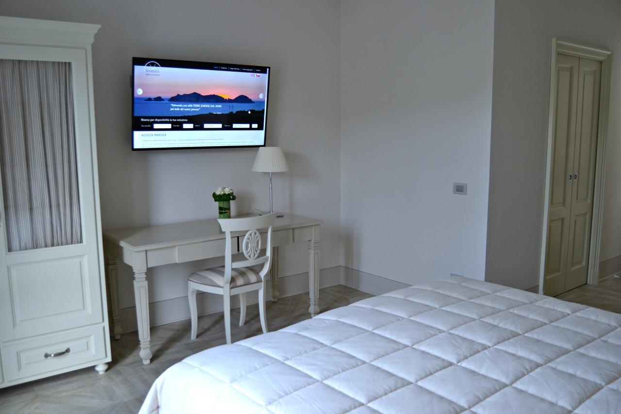 Maridea Casa Vacanza- Le Alcove Sul Mare Suites Ponza Dış mekan fotoğraf