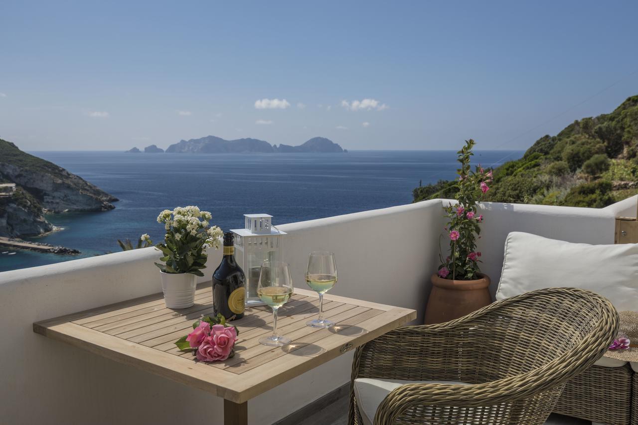 Maridea Casa Vacanza- Le Alcove Sul Mare Suites Ponza Dış mekan fotoğraf