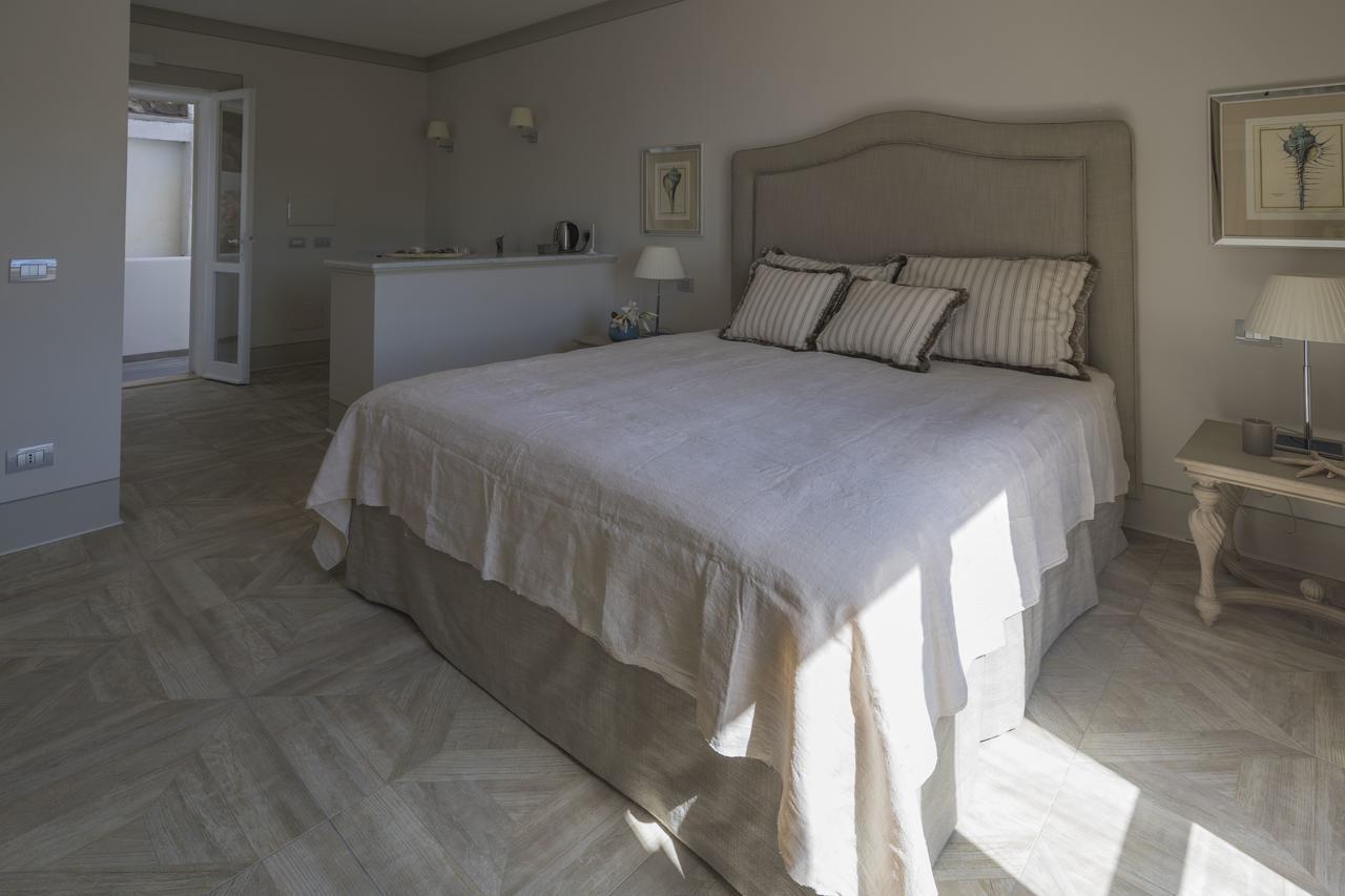 Maridea Casa Vacanza- Le Alcove Sul Mare Suites Ponza Dış mekan fotoğraf